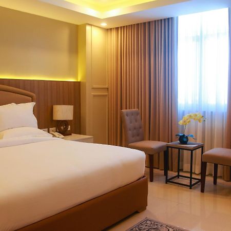 Iloilo Gateway Hotel And Suites Pavia Екстериор снимка
