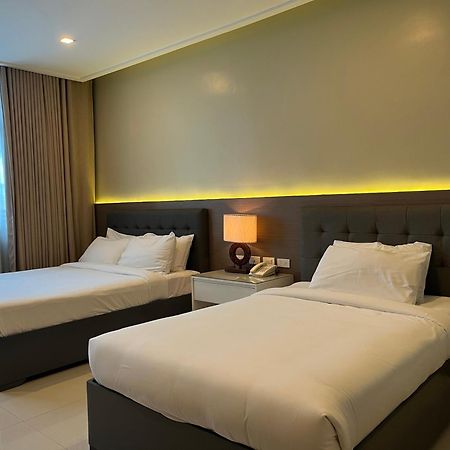 Iloilo Gateway Hotel And Suites Pavia Екстериор снимка