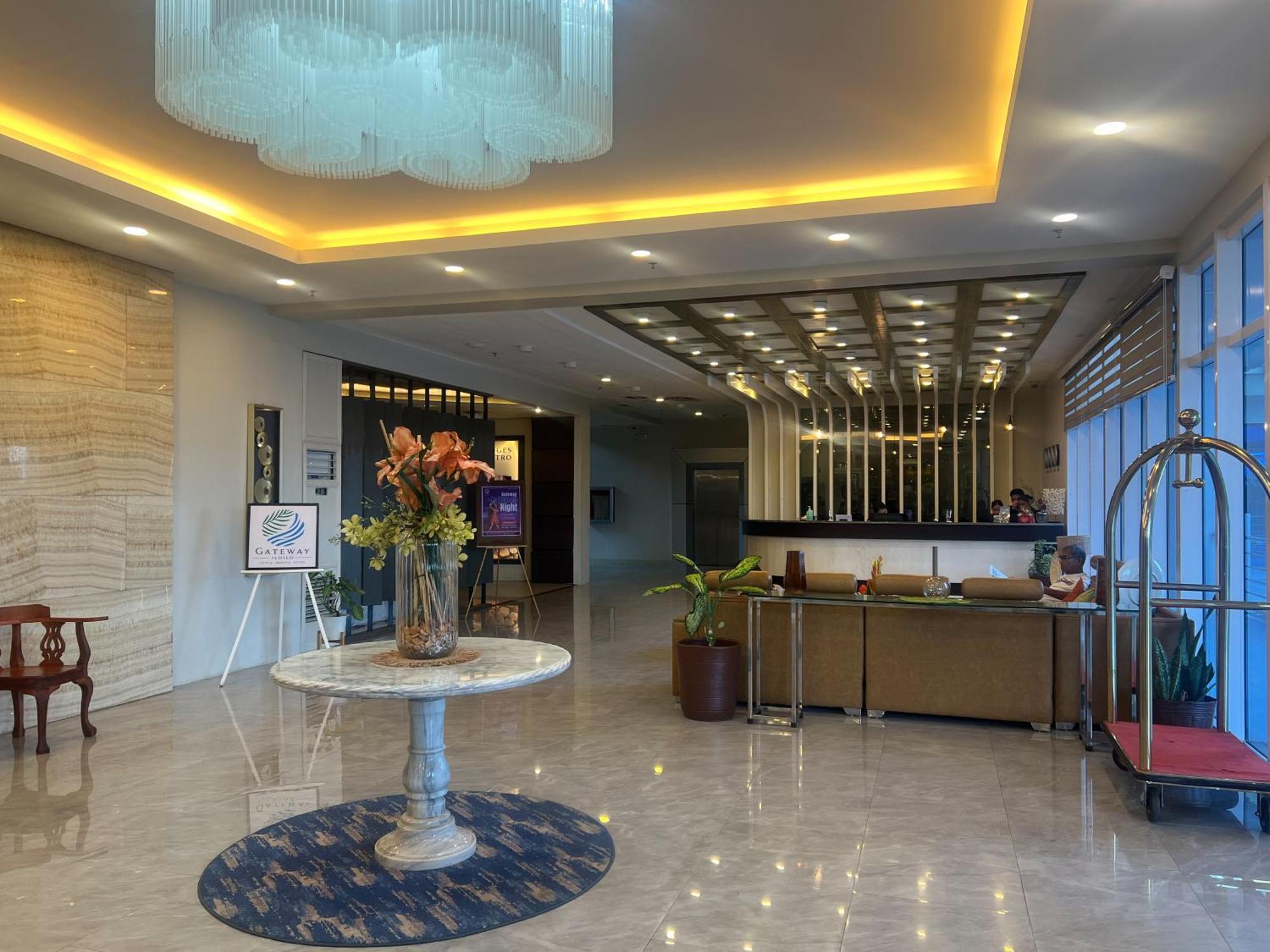 Iloilo Gateway Hotel And Suites Pavia Екстериор снимка