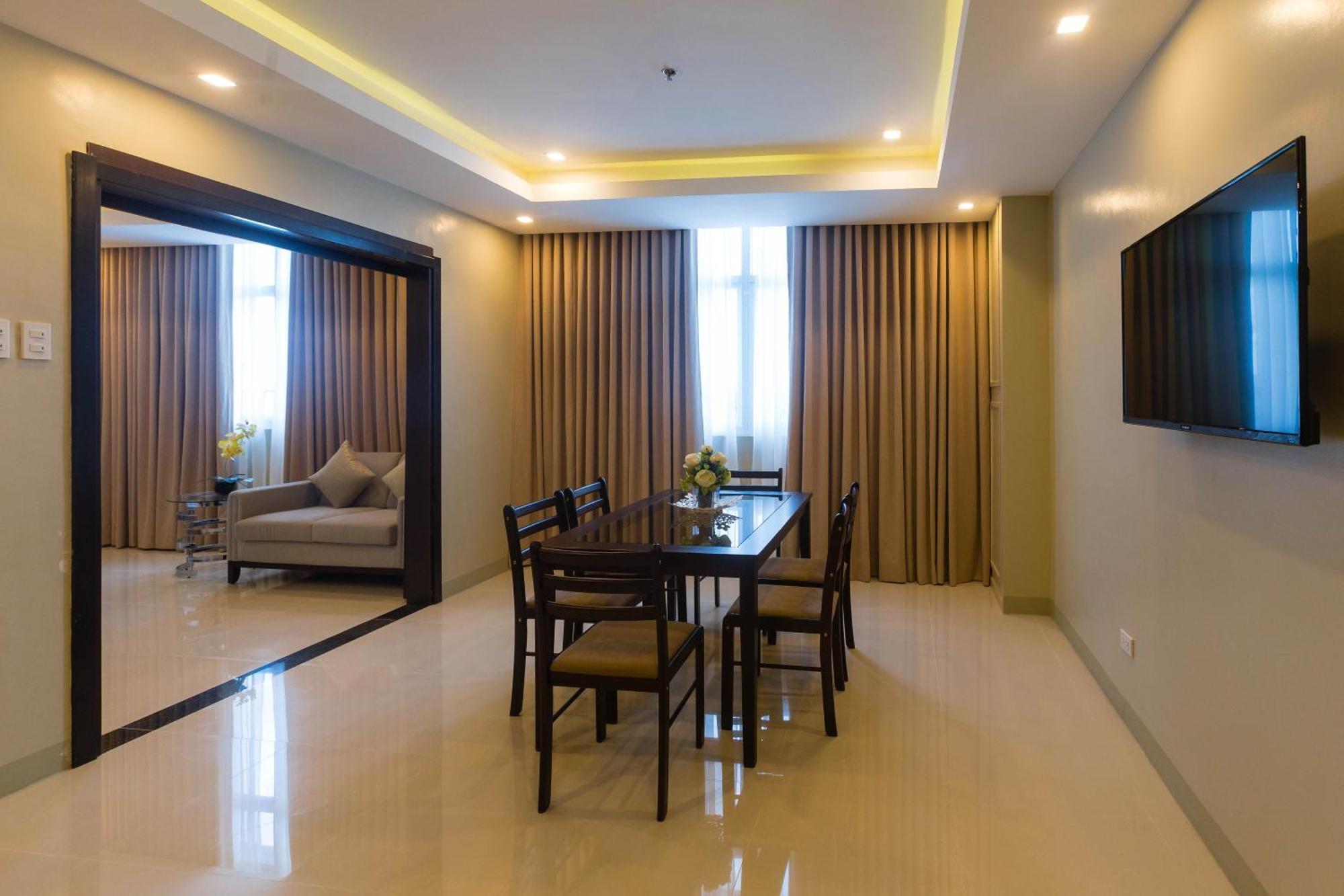 Iloilo Gateway Hotel And Suites Pavia Екстериор снимка