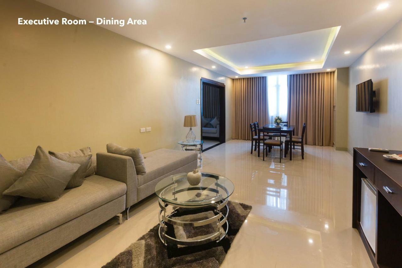 Iloilo Gateway Hotel And Suites Pavia Екстериор снимка